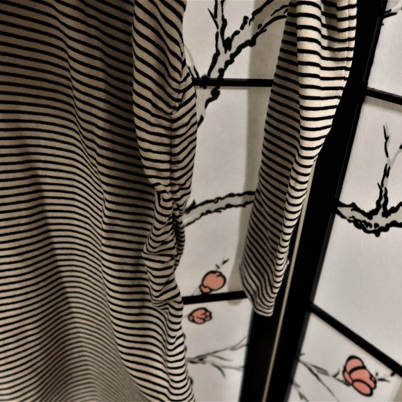 Obey Stripped White Black Stretchy Tunic Size 6 - Picture 6 of 8